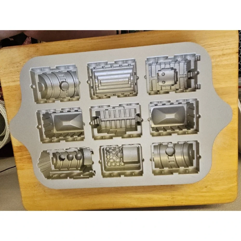 Collection Train Muffin Pan Cake Nordic Ware Bundt Bakeware Cast Aluminum 5 Cups